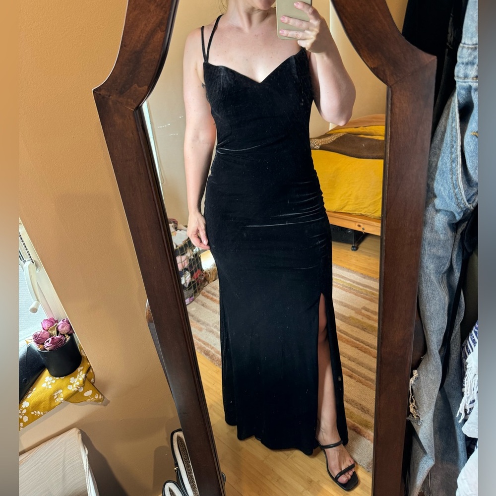 La Femme 24317 Sweetheart Neckline strappy black velvet floor length gown